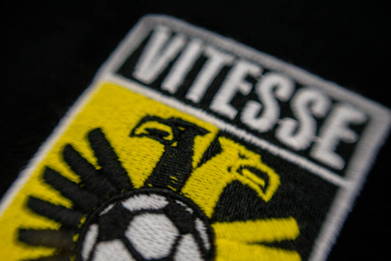 Bedrijfskleding borduren, bedrijfskleding Vitesse logo borduren